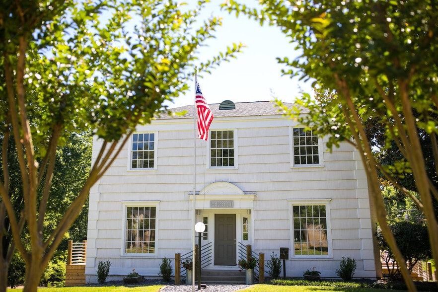 3304 N State St, Jackson, MS for lease - Building Photo - Image 1 of 19