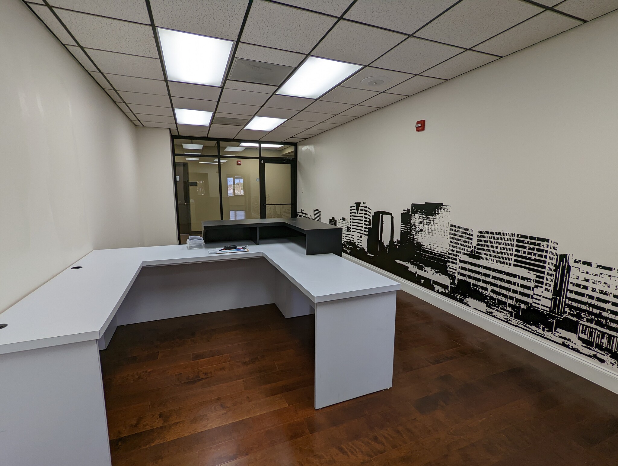 601 N Marienfeld St, Midland, TX for lease Interior Photo- Image 1 of 5