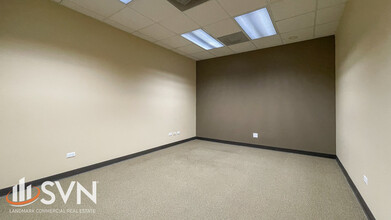 201 Houston St, Batavia, IL for lease Interior Photo- Image 2 of 6