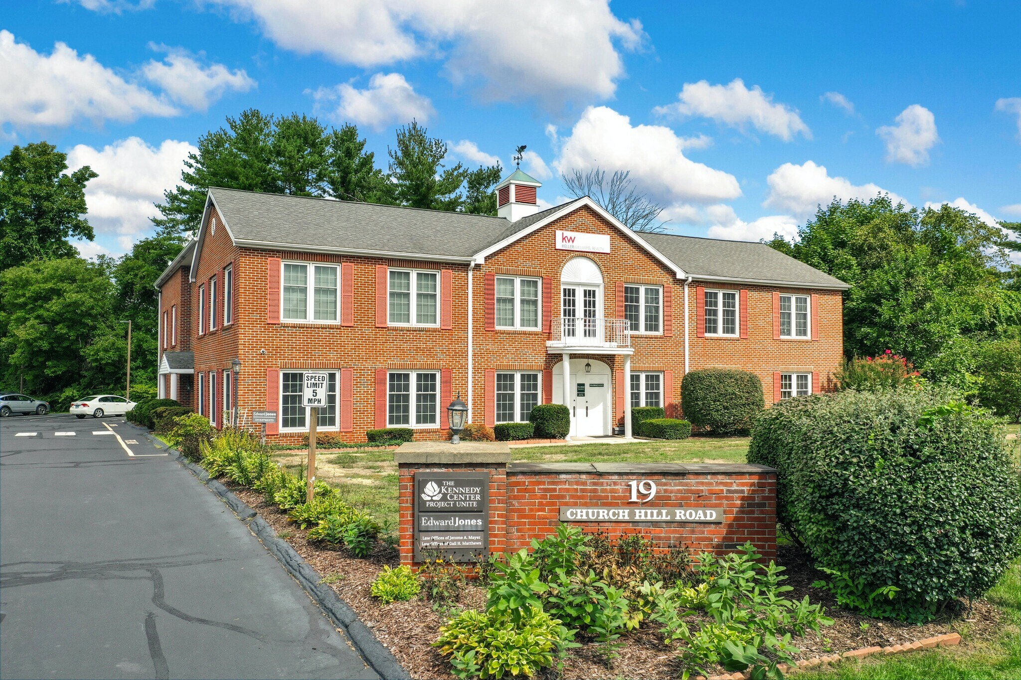 19 Church Hill Rd, Newtown, CT 06470