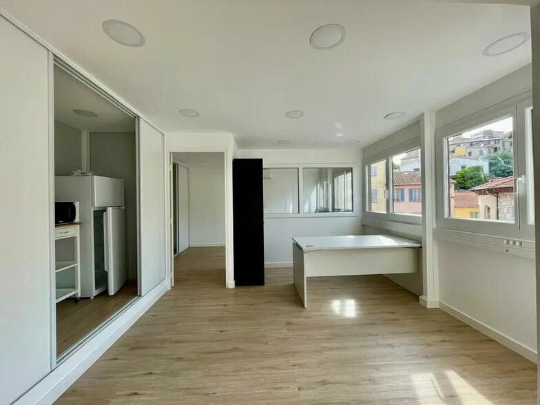 Office in Cagnes-sur-Mer for sale - Interior Photo - Image 2 of 6