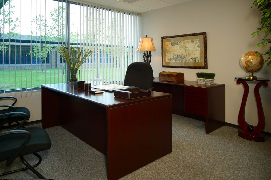 39111 W 6 Mile Rd, Livonia, MI for lease - Other - Image 3 of 20