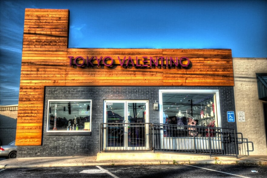 Sound Sensations Shopping Center portfolio of 3 properties for sale on LoopNet.com - Building Photo - Image 1 of 17