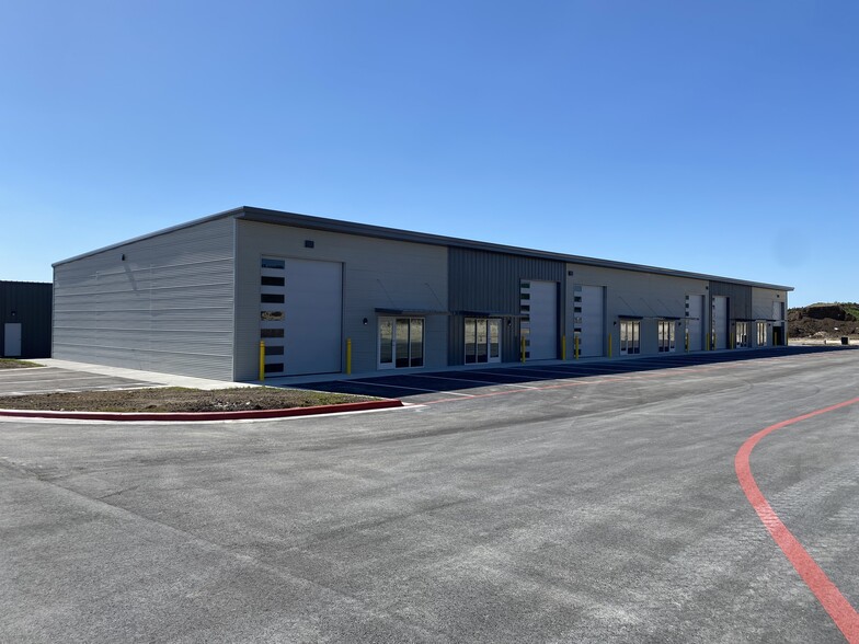 295 County Road 214, Liberty Hill, TX for lease - Building Photo - Image 1 of 4