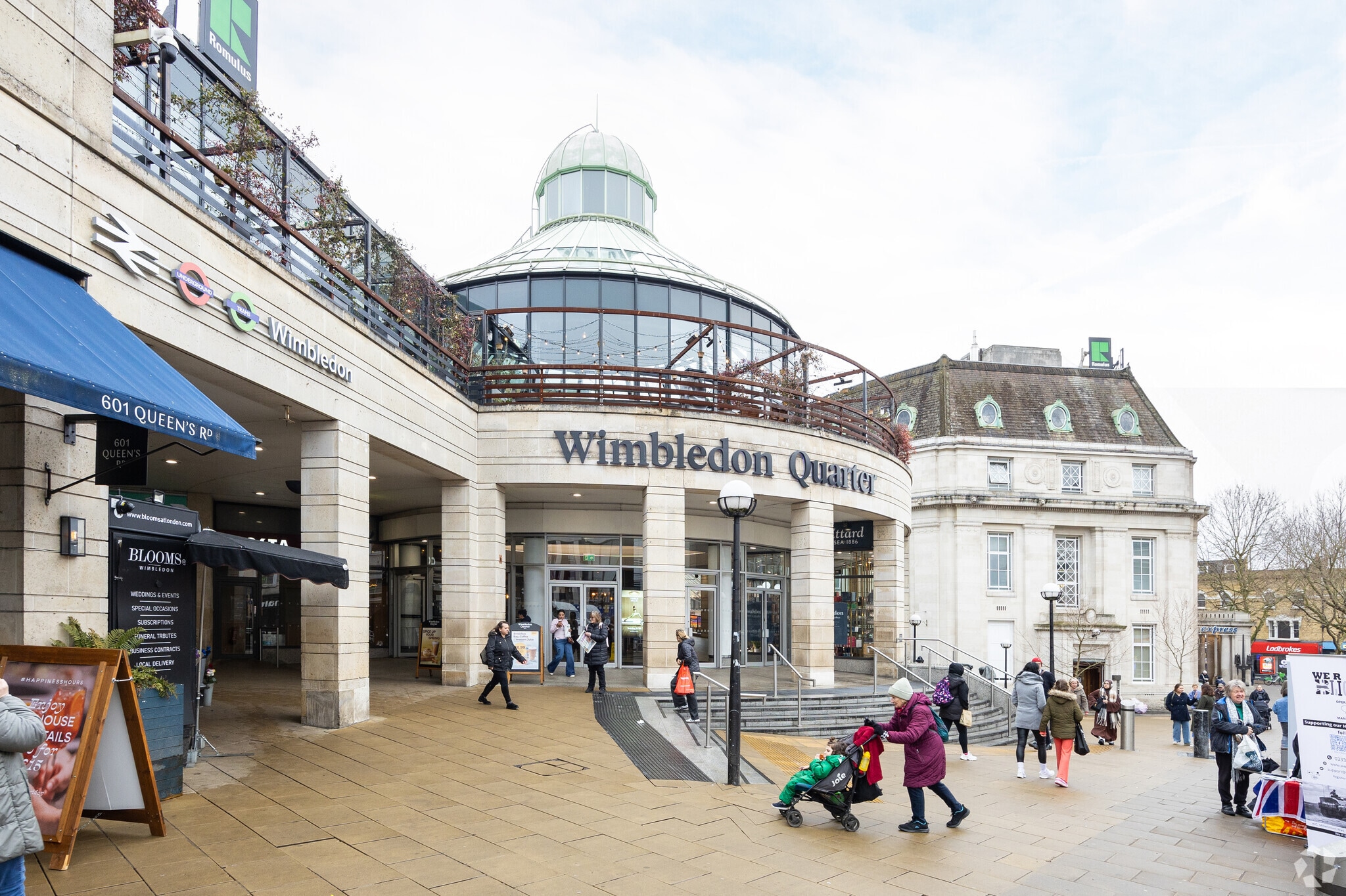 8 Queens Rd, London for sale Primary Photo- Image 1 of 1