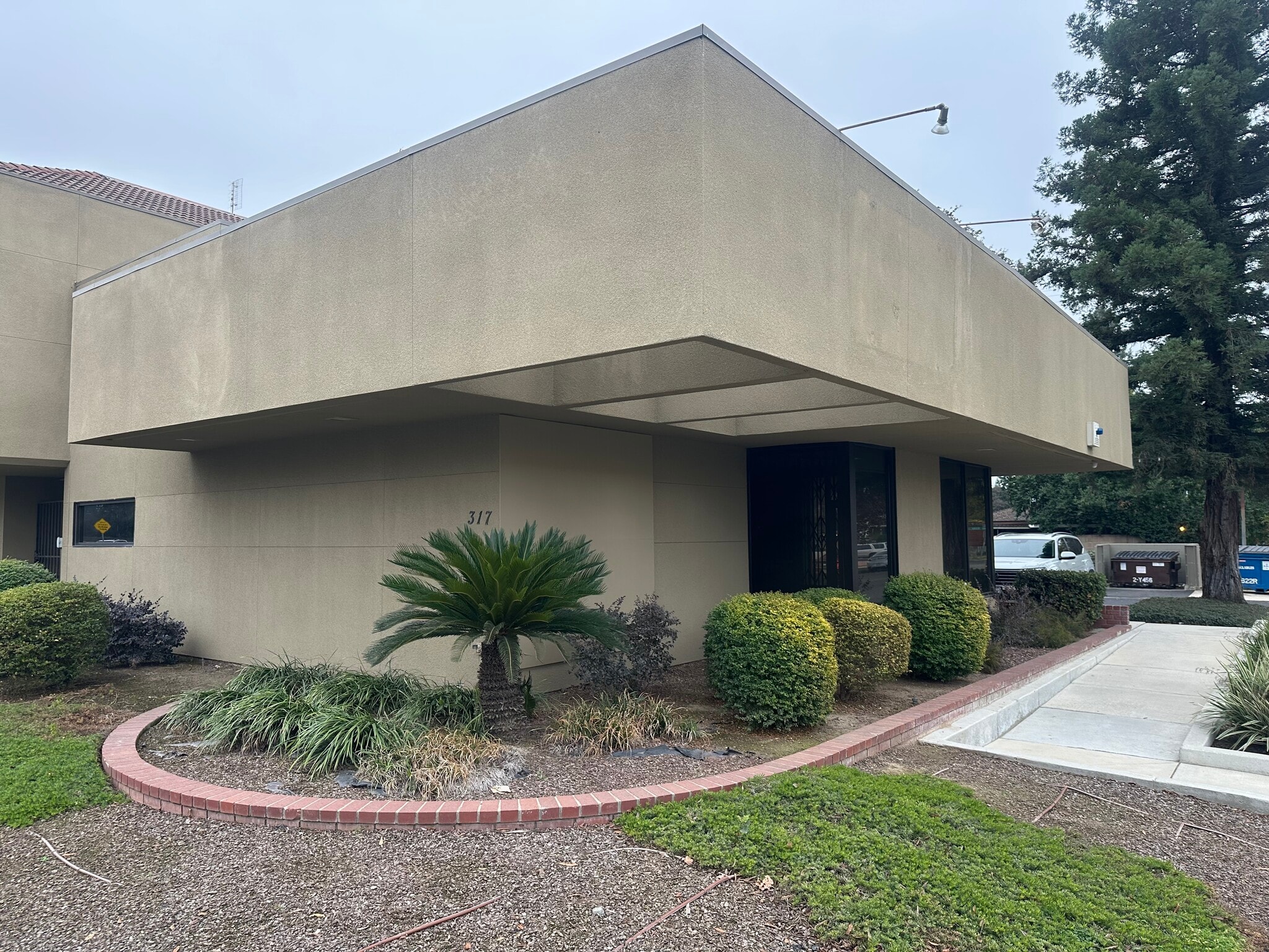 311-317 W Noble Ave, Visalia, CA for lease Interior Photo- Image 1 of 2