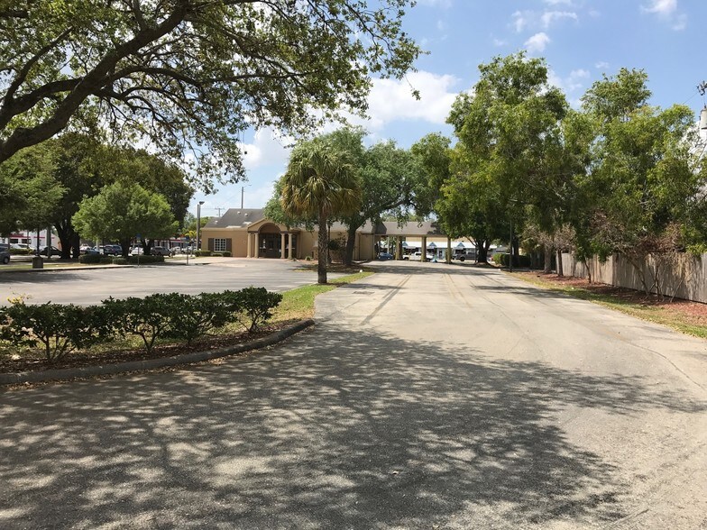 2977 S Cleveland Ave, Fort Myers, FL for sale - Building Photo - Image 1 of 1