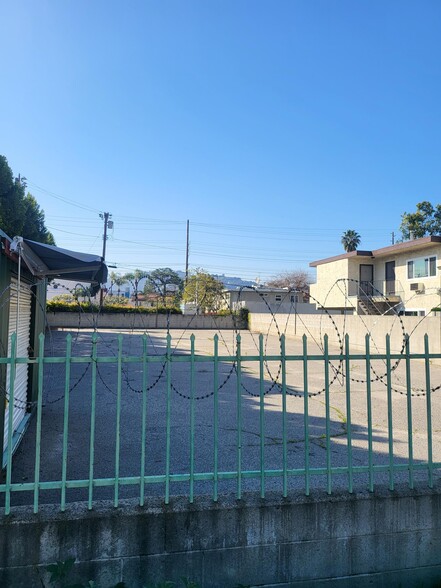 10836 Landale st, North Hollywood, CA for lease - Building Photo - Image 3 of 7