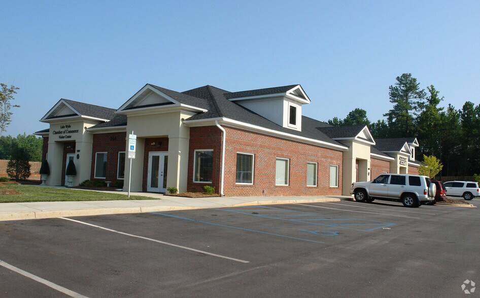 264 Latitude Ln, Clover, SC for sale - Primary Photo - Image 1 of 1