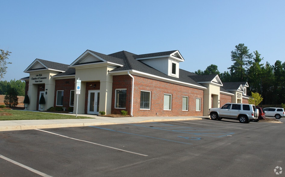 264 Latitude Ln, Lake Wylie, SC for sale - Primary Photo - Image 1 of 1