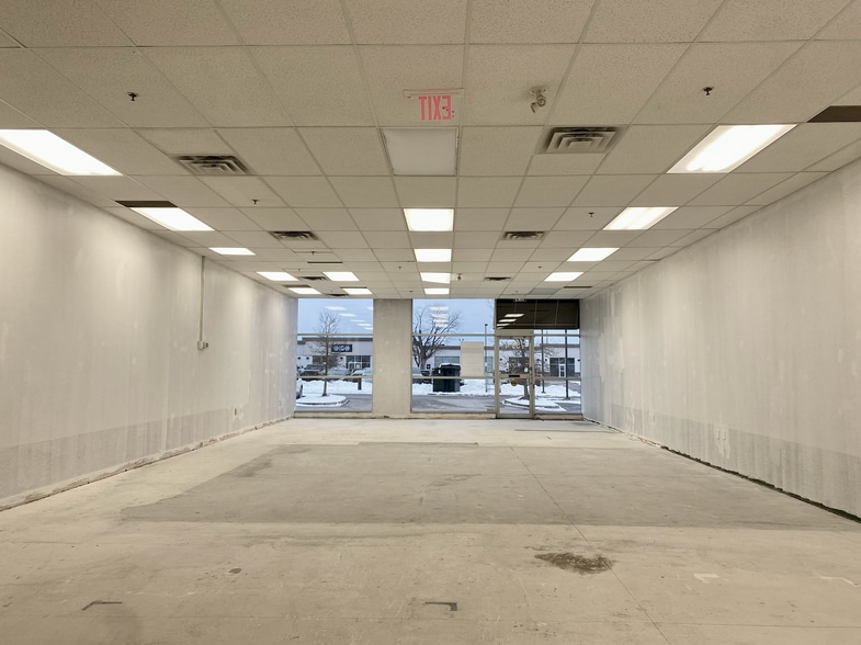 755-759 Gardiners Rd, Kingston, ON for lease - Interior Photo - Image 3 of 4