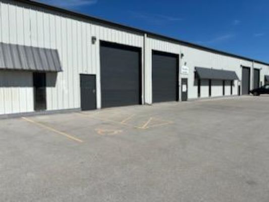 1319 Poplar Dr, Waukesha, WI for lease - Building Photo - Image 3 of 8