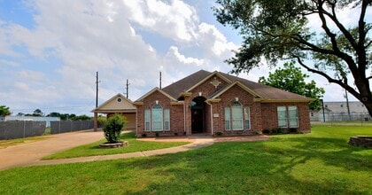 13203 Weiman Rd, Houston, TX for lease Building Photo- Image 1 of 14