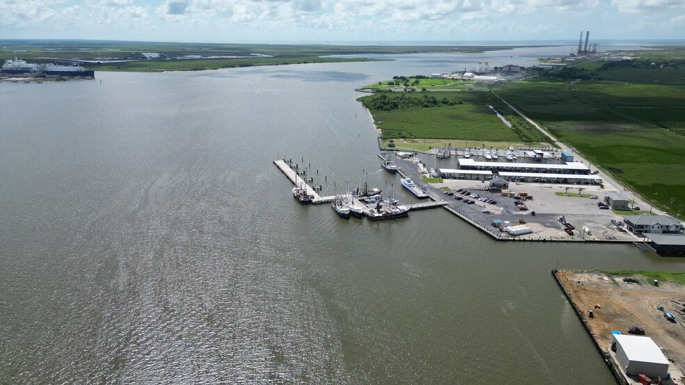 6500 1st Ave, Sabine Pass, TX for sale - Building Photo - Image 3 of 4