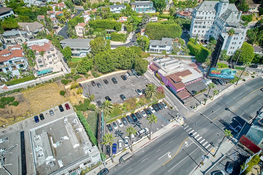 8225 W Sunset Blvd, West Hollywood, CA for lease - Building Photo - Image 3 of 8