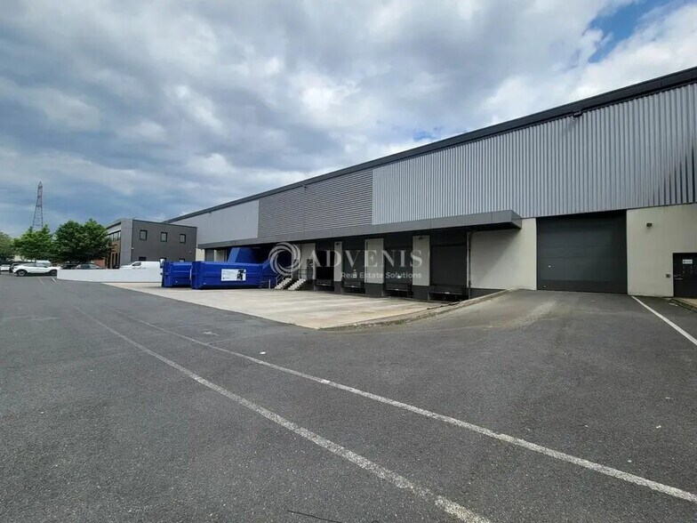 Flex in Gennevilliers for lease - Building Photo - Image 2 of 6