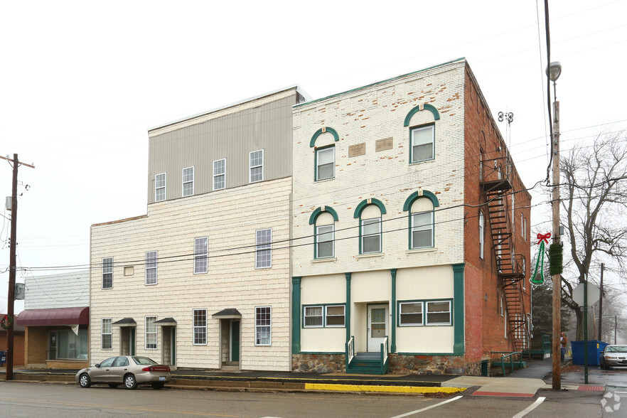 100-104 W Main St, North Adams, MI for sale - Primary Photo - Image 1 of 1