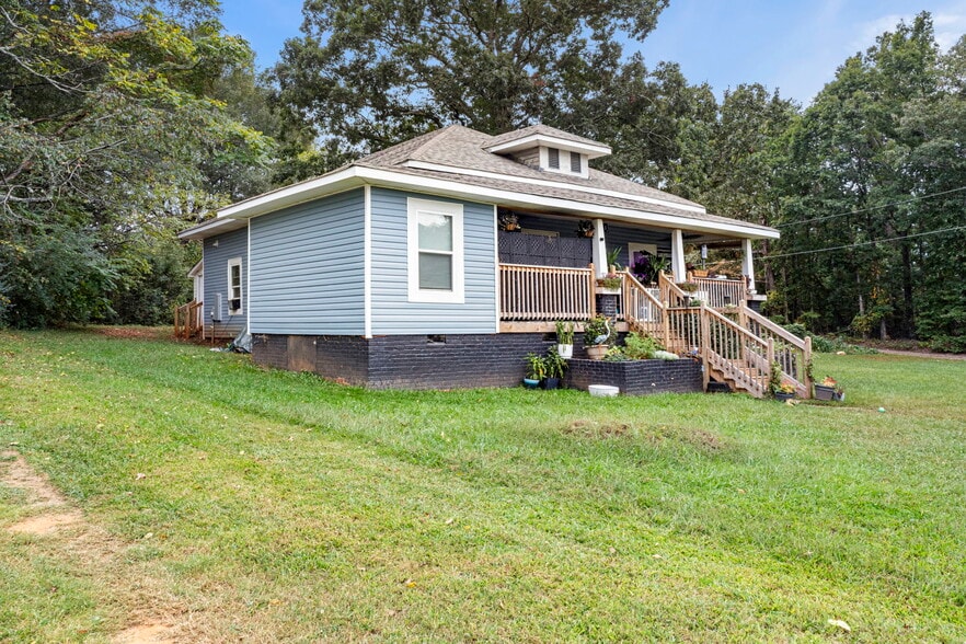 229 W Liberty St, Forest City, NC for sale - Building Photo - Image 2 of 17