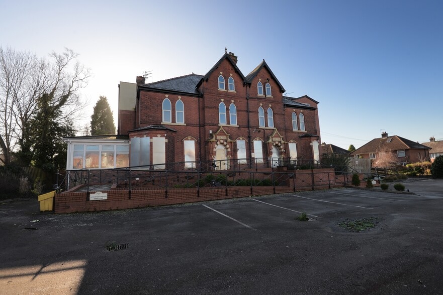 88 Manchester Rd, Manchester for sale - Building Photo - Image 1 of 3