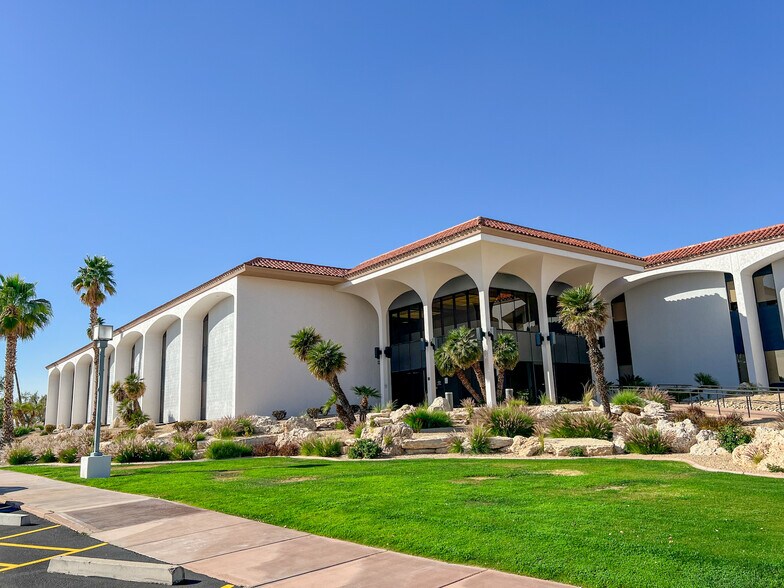 17220 N Boswell Blvd, Sun City, AZ for lease - Building Photo - Image 2 of 4