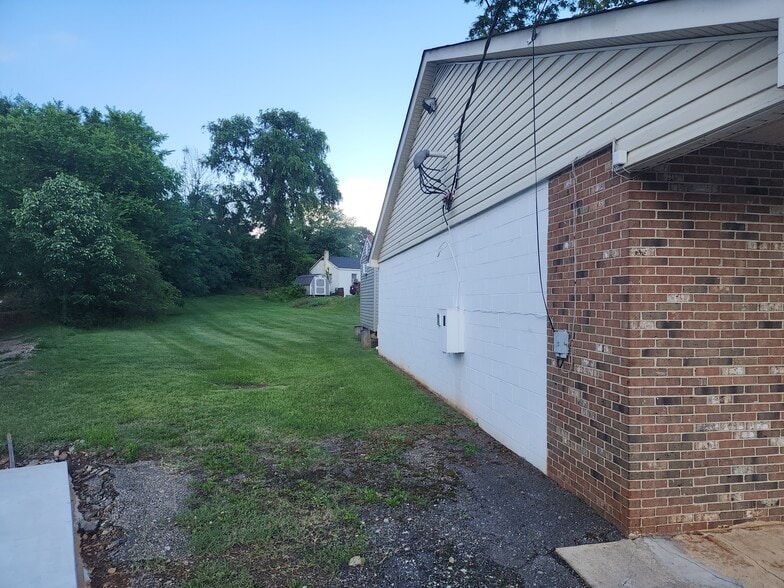 3597 Amherst Hwy, Monroe, VA for sale - Building Photo - Image 3 of 14