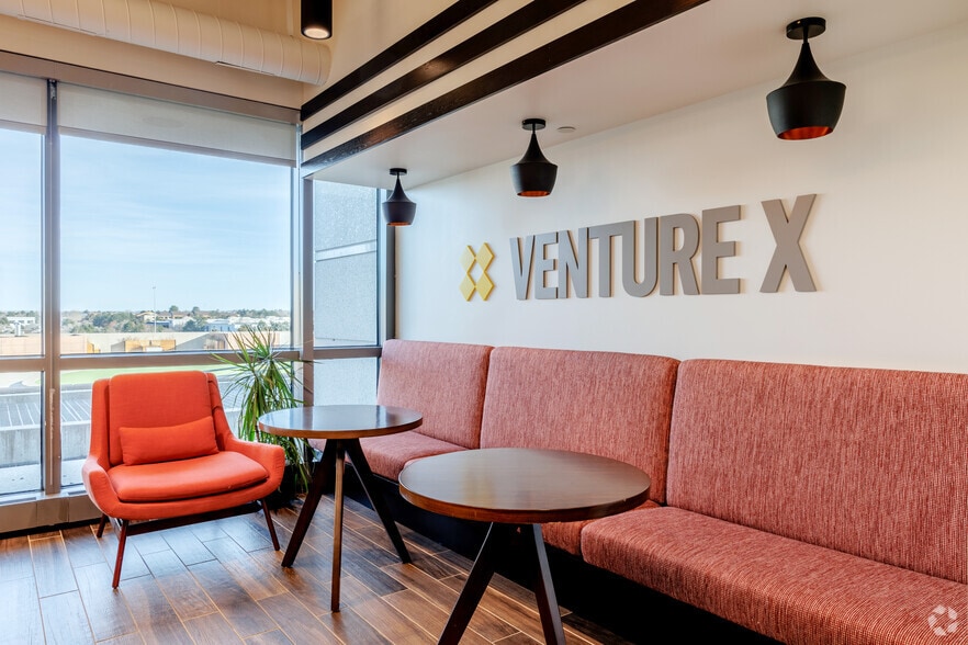 6400 S Fiddlers Green Cir, Greenwood Village, CO for lease - Interior Photo - Image 3 of 21