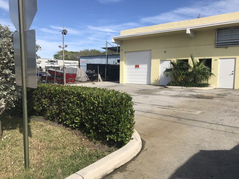 418-432 S Dixie Hwy E, Pompano Beach, FL for lease - Building Photo - Image 1 of 13