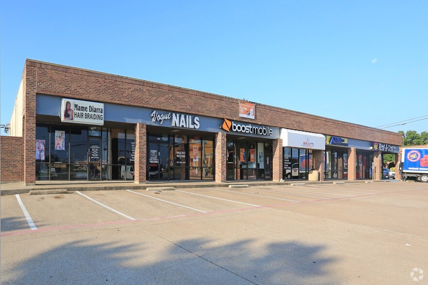 802-822 W Arkansas Ln, Arlington, TX for lease - Primary Photo - Image 1 of 4