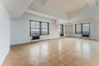 501-507 Pl d'Armes, Montréal, QC for lease Building Photo- Image 2 of 7