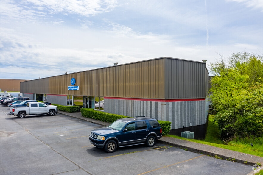 2601-2623 Cruzen St, Nashville, TN for lease - Building Photo - Image 2 of 5