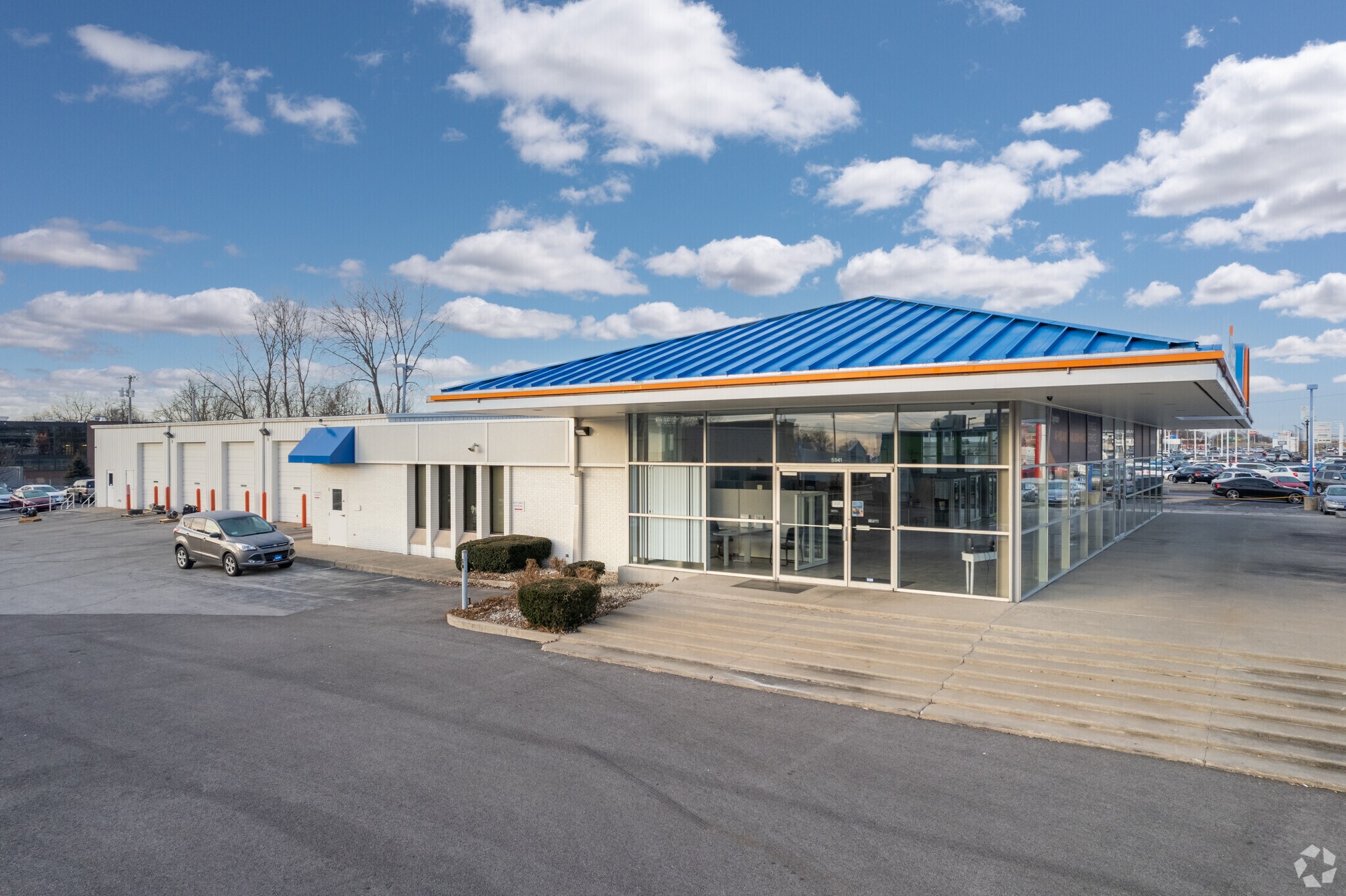 5941 W Central Ave, Toledo, OH 43615 JD Byrider