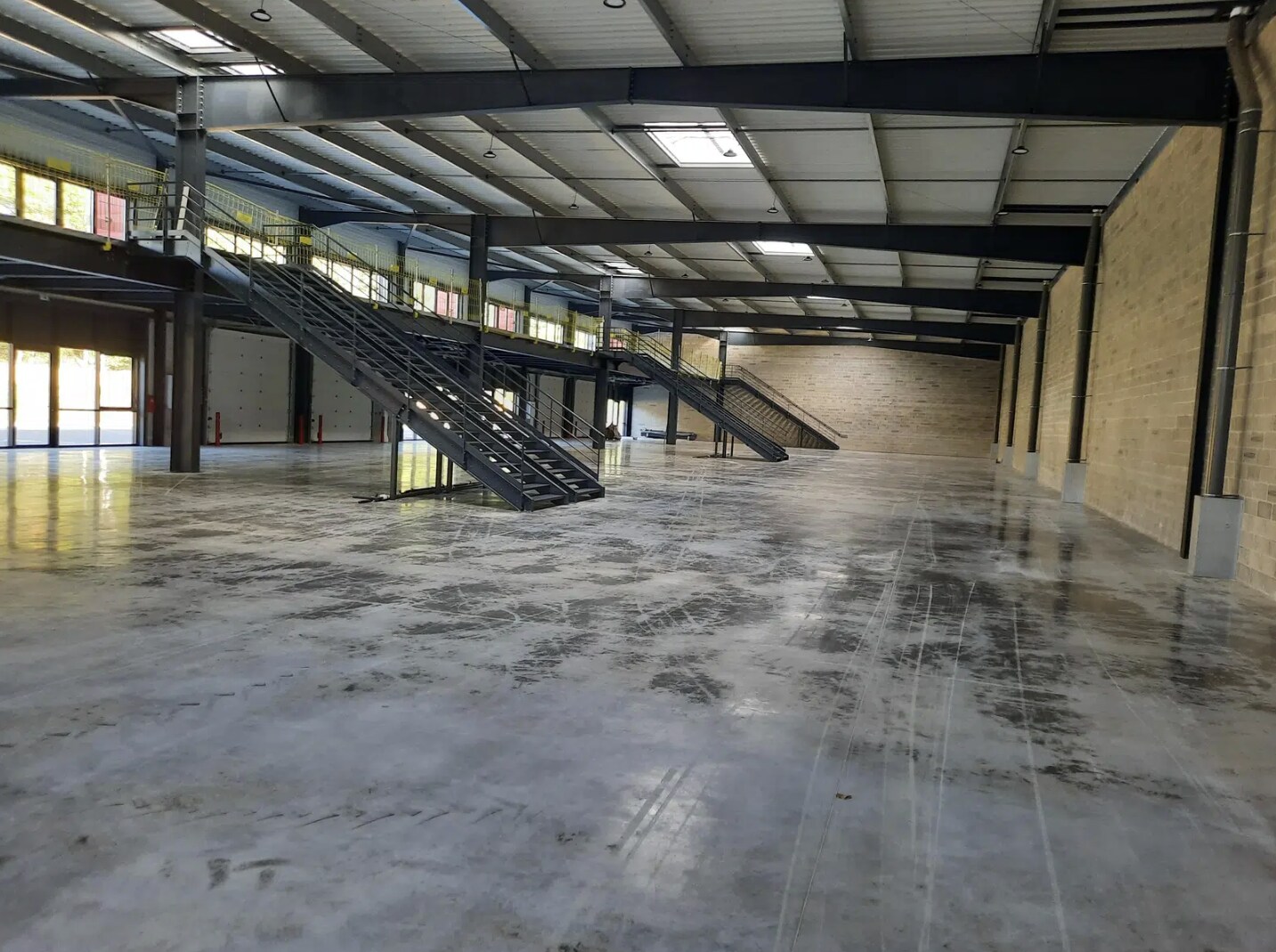 Flex in Bondoufle for lease Interior Photo- Image 1 of 2