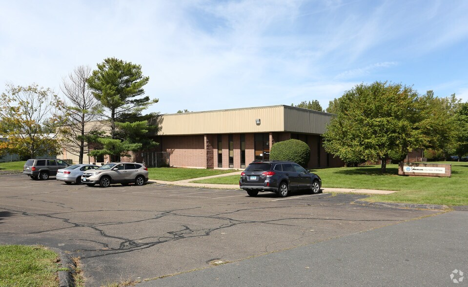 63 Fuller Way, Berlin, CT for sale - Building Photo - Image 1 of 1