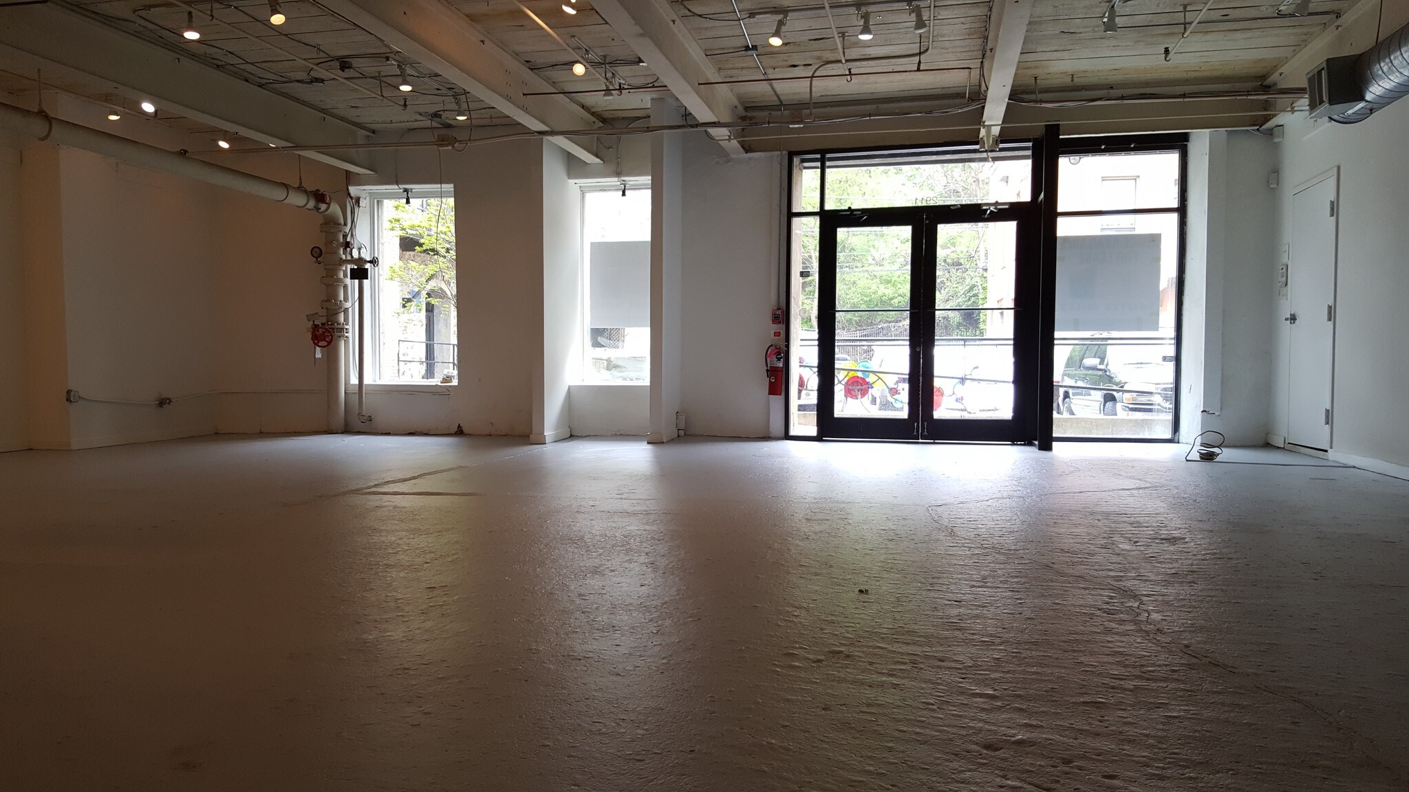 3510-3530 Scotts Ln, Philadelphia, PA for lease Interior Photo- Image 1 of 7