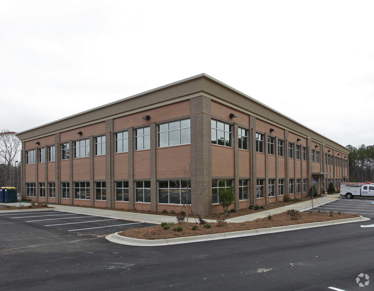 2401 Newnan Crossing Blvd, Newnan, GA for lease - Building Photo - Image 3 of 4