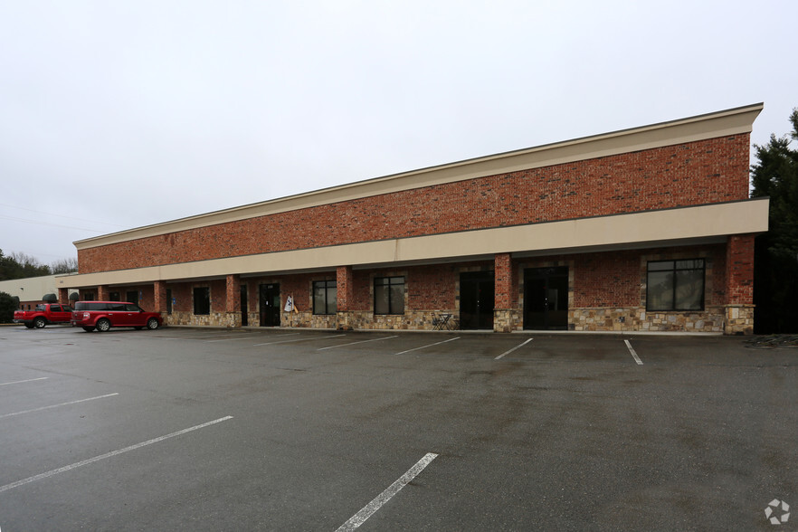 1441 Airport Dr, Ball Ground, GA for lease - Building Photo - Image 1 of 7