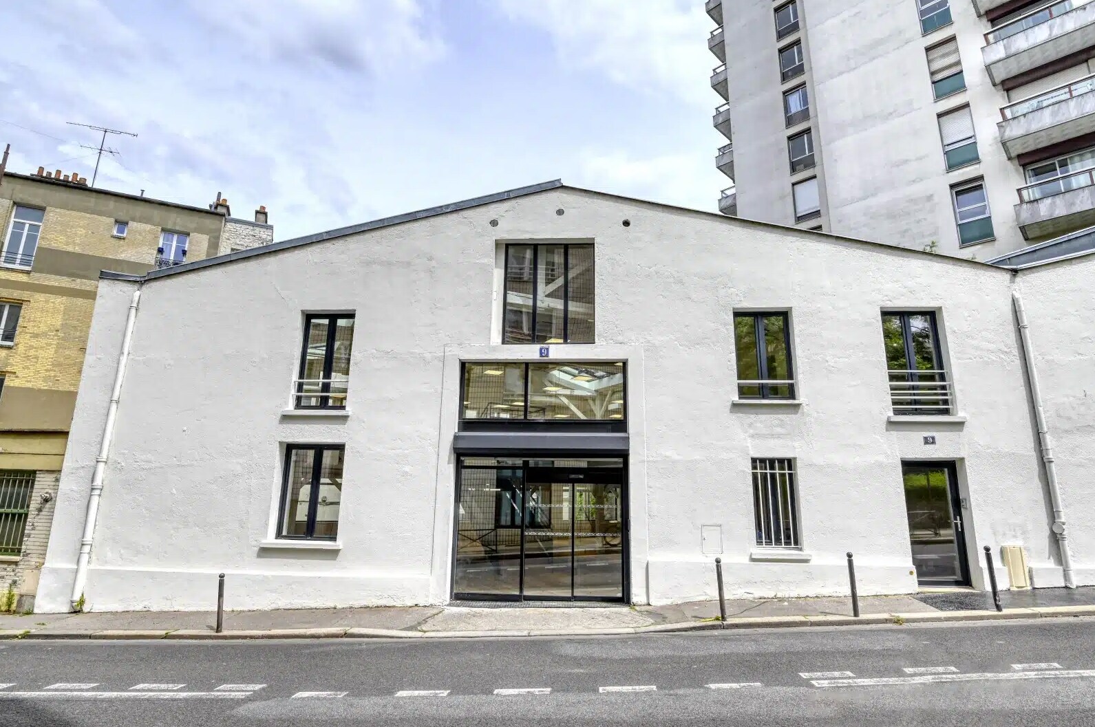 Office in Paris for sale Building Photo- Image 1 of 6