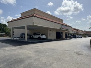 5750-5784 Okeechobee Blvd, West Palm Beach, FL for lease Building Photo- Image 2 of 11