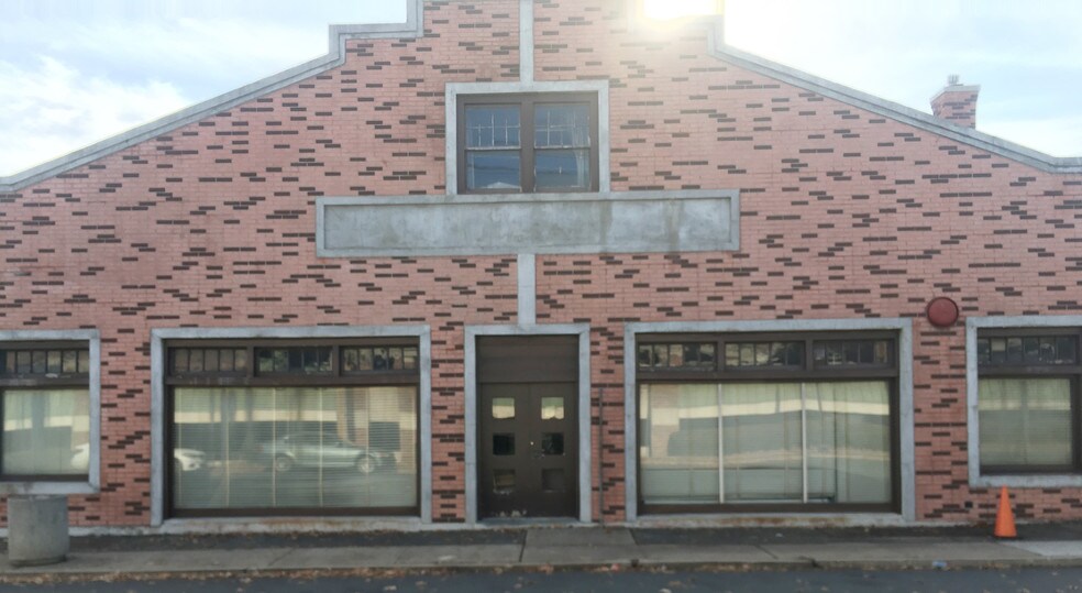 324326 Broad St, Summit, NJ 07901