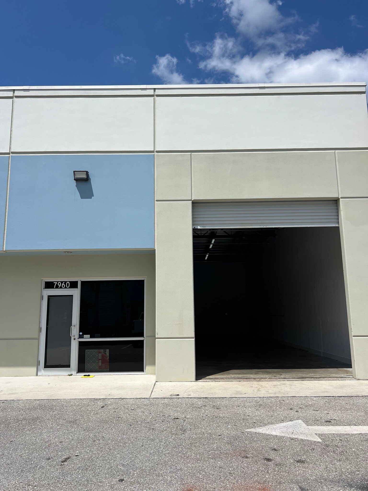 7948-7966 SW Jack James Dr, Stuart, FL for lease Interior Photo- Image 1 of 8