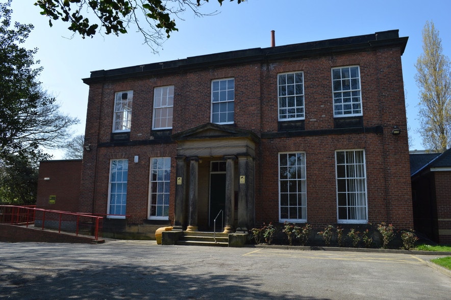 15 Margaret St, Wakefield for lease - Building Photo - Image 3 of 5