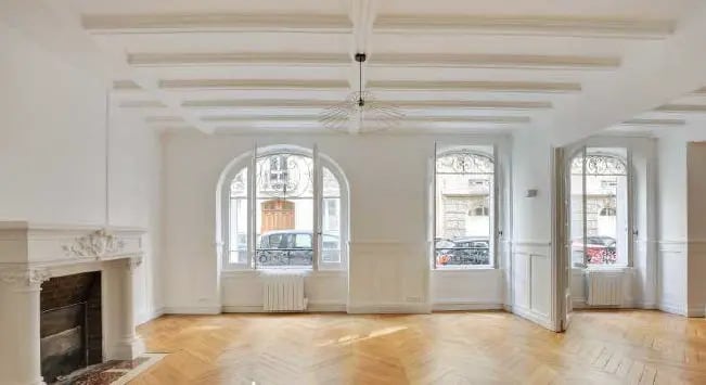 Flex in Paris for lease - Interior Photo - Image 1 of 11