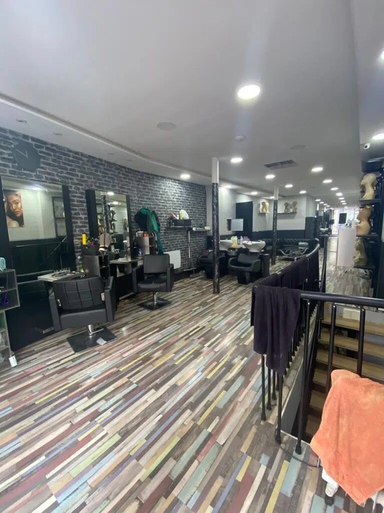 Retail in Paris for lease Interior Photo- Image 1 of 6