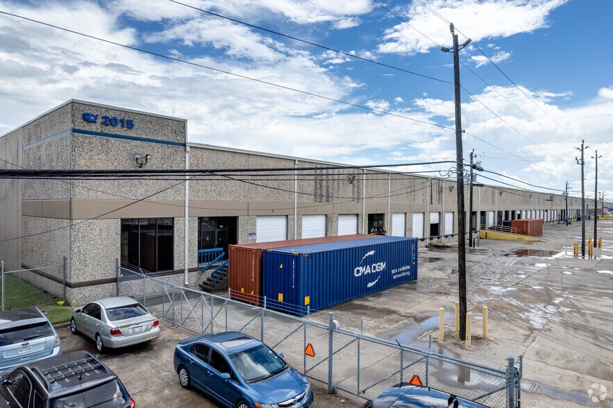2015 Turning Basin Dr, Houston, TX for lease - Building Photo - Image 1 of 5