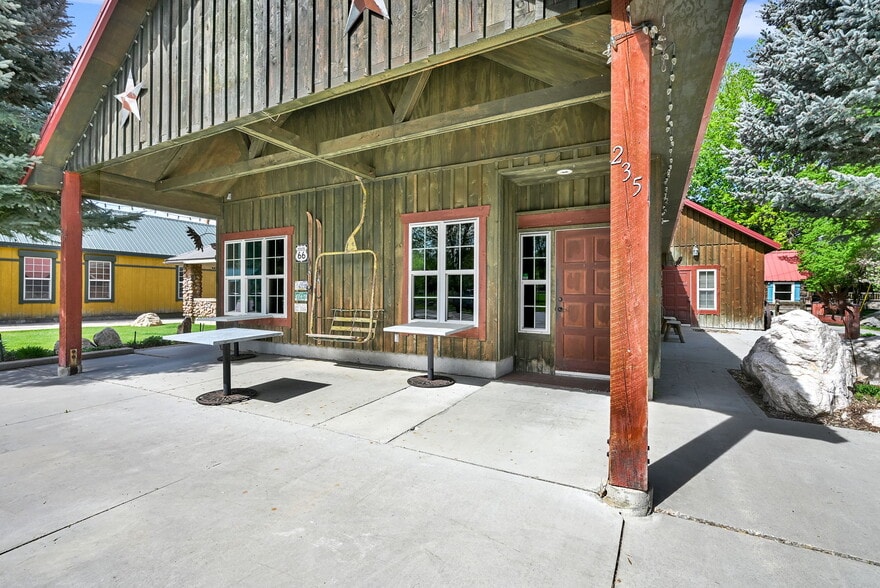 235 7400 E, Huntsville, UT for sale - Building Photo - Image 3 of 31