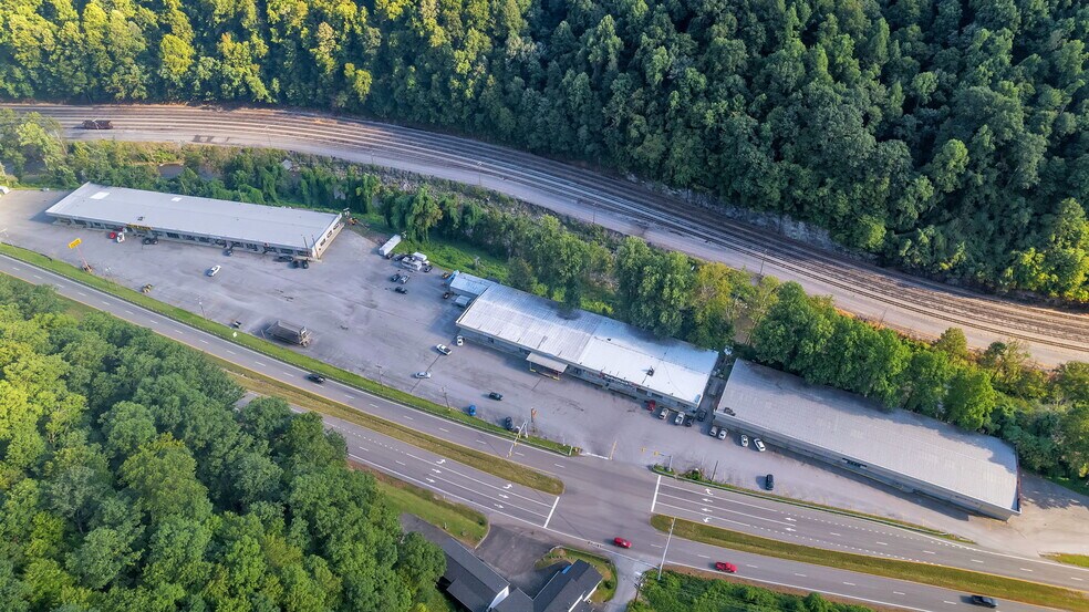 1036 Anchorage Cir, Vansant, VA 24656 MultiTenant Investment