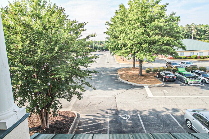 1516 Village Harbor Dr, Clover, SC for sale - Building Photo - Image 2 of 39