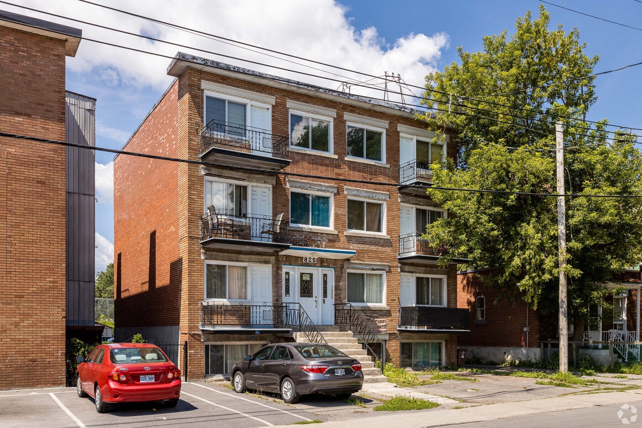 825 14e Av, Montréal, QC for sale Primary Photo- Image 1 of 1