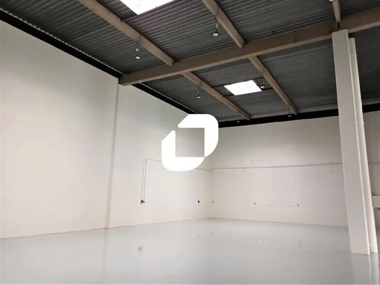 1 Allée Du Chargement, Villeneuve-d'Ascq for lease - Interior Photo - Image 1 of 11