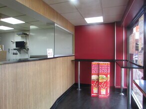 26 Sundon Park Para, Luton for lease Building Photo- Image 1 of 18